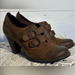 NWOT Clarks Indigo booties/heels. Distressed brown, buckle, women’s size 7.5.
